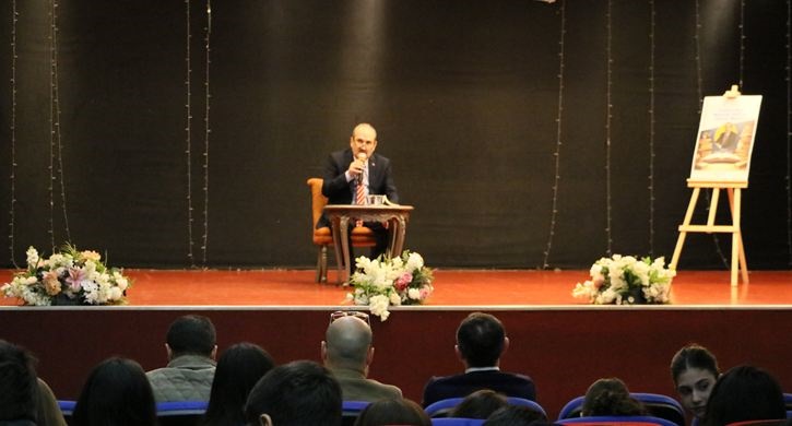 Mustafa USLU'dan M.AKİF'in Bilinmeyen Yönleri